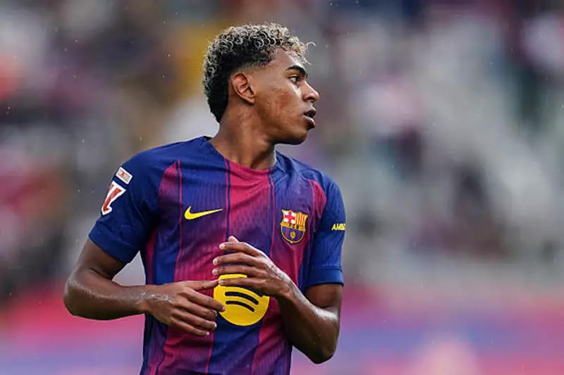 لامين يامال يكتب رقماً قياسياً في دوري أبطال أوروبا